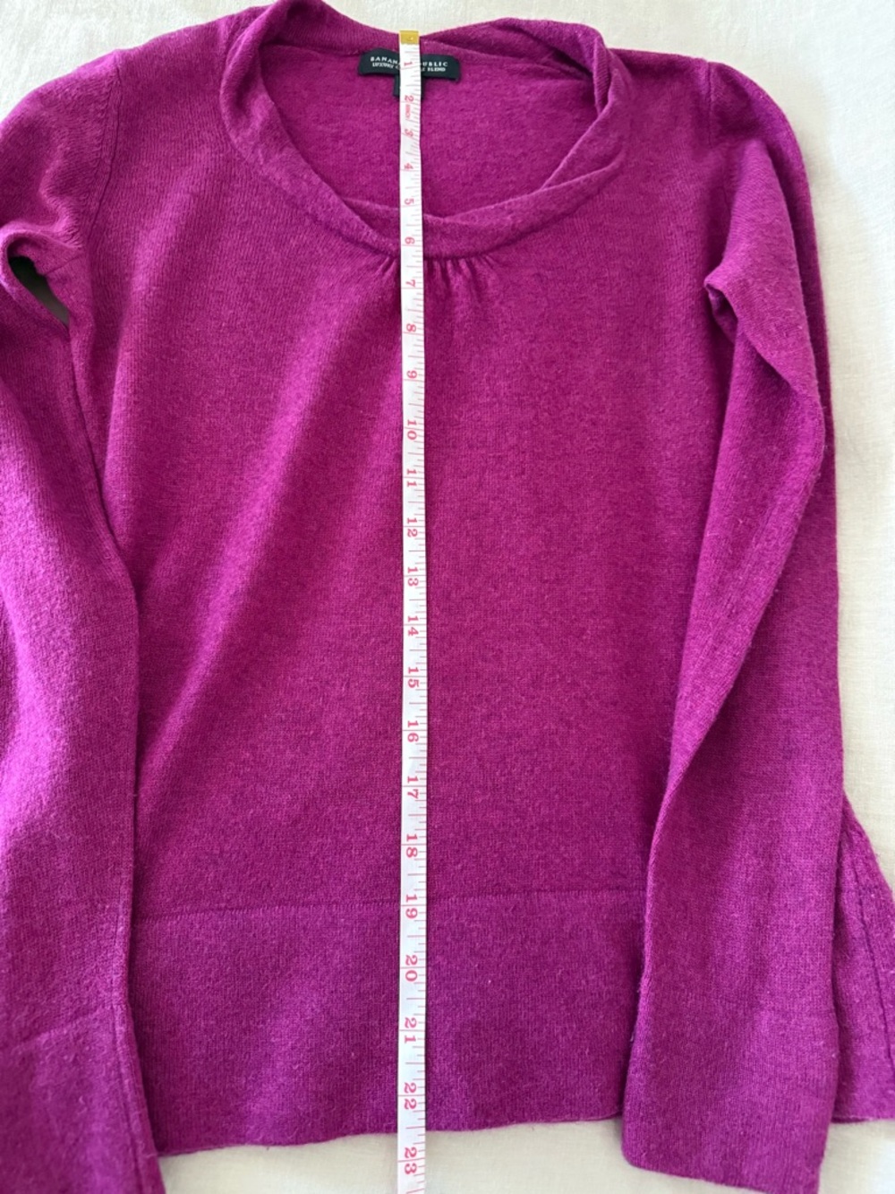 Banana Republic Fuchsia Cashmere Blend Sweater | Twisted Scoop Neck | Fitted S - Picture 11 of 12